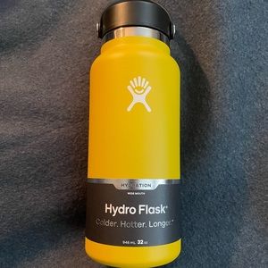 Hyrdro Flask — sunshine yellow NEW